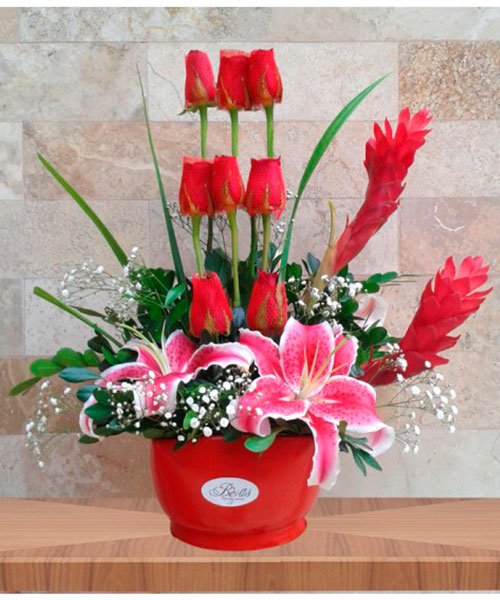 Arreglo con rosas ginger y lirio (AM-18) - FLORERIAS en Lima - Arreglos  Florales para Difuntos - Envio de Flores