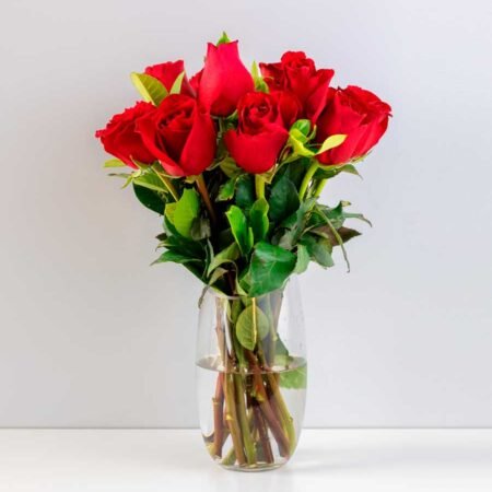 Arreglo de rosas rojas en florero (SV-13)